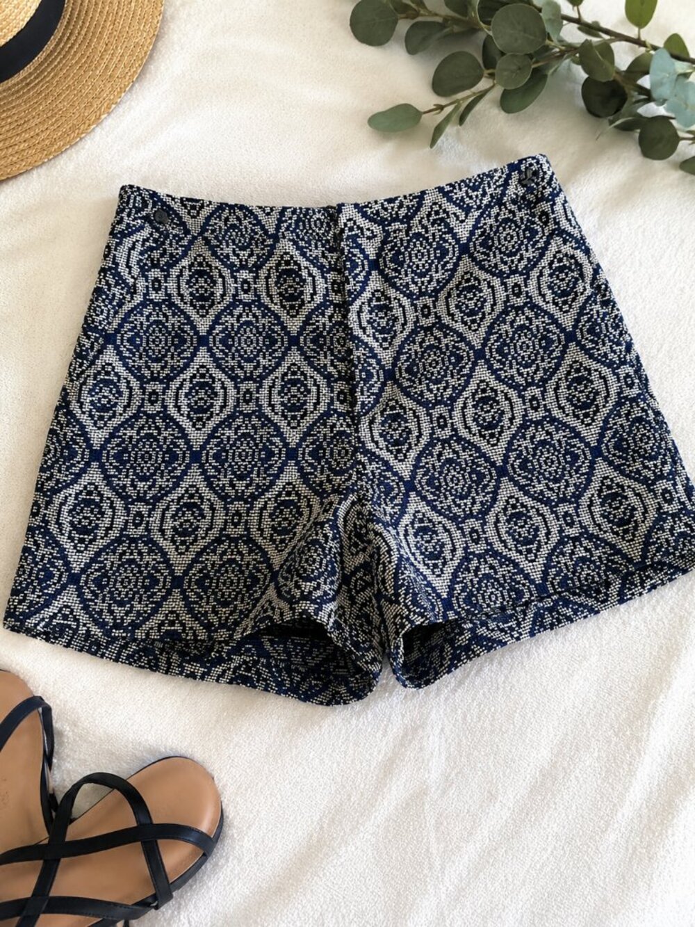 NWOT! Tart Jacquard High Waisted Shorts | Blues | Size 2